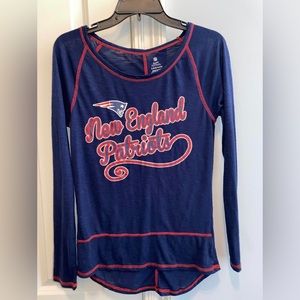 New England Patriots womens / ladies / teens / football long sleeve shirt Size L